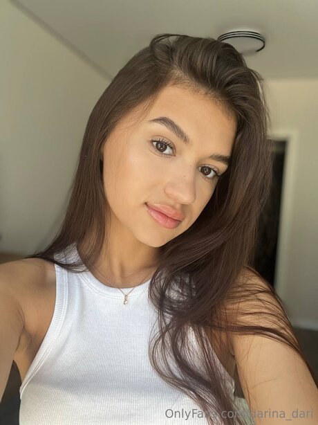 Darina Dari model naked photos