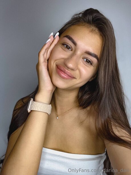 Darina Dari naked pornstar galleries