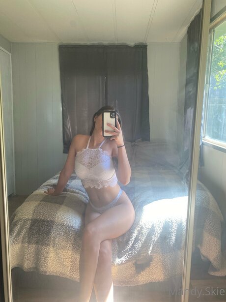 Mandy Skie pretty model images