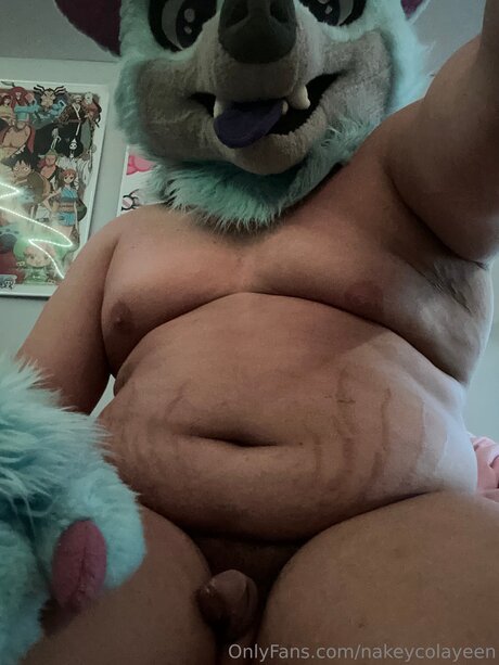 Nakeycolayeen model erotic pictures