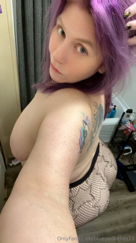 Blueyedkitten77 model nudes image