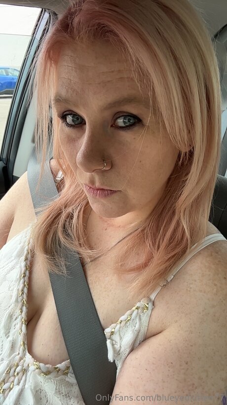 Blueyedkitten77 star pretty photo