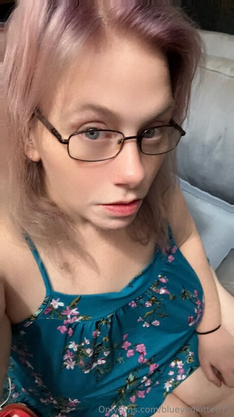 Blueyedkitten77 star top gallery