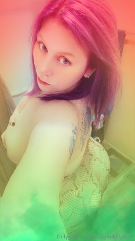 Blueyedkitten77 free star galleries