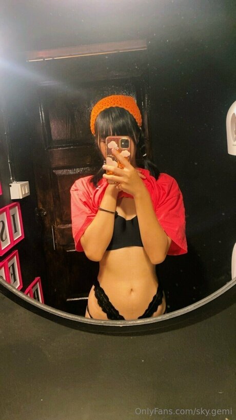 Sky Gemi model porn photos