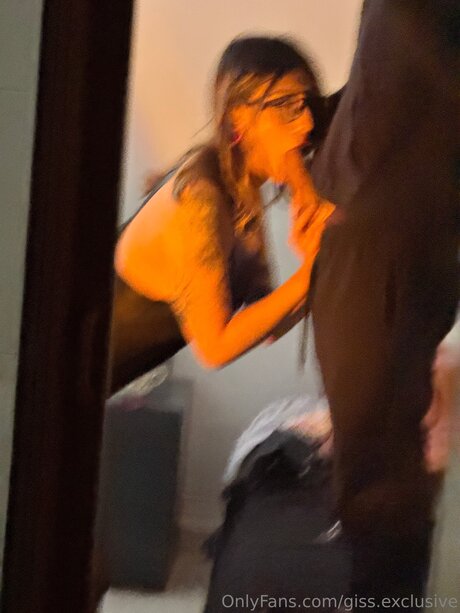 Giss Exclusive model art img