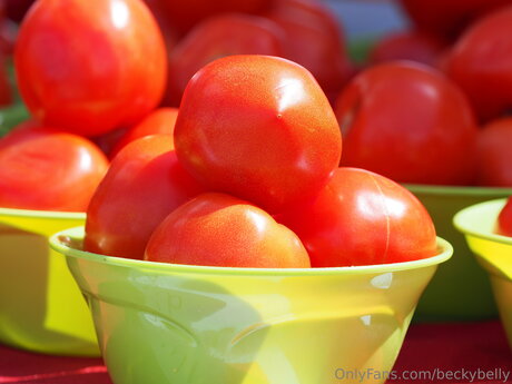 Beckybelly nude model gallery