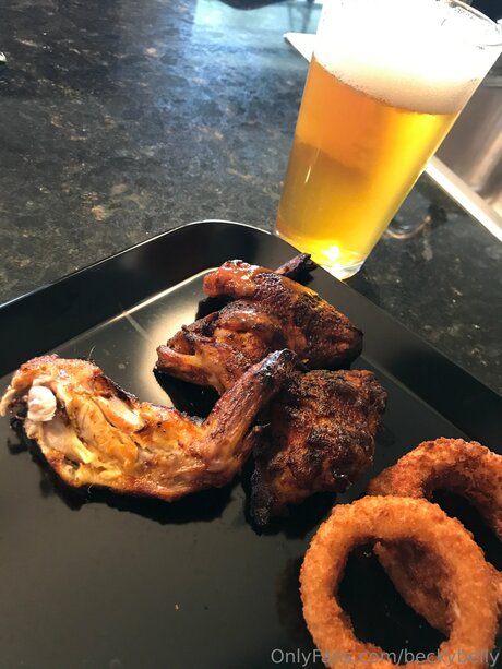 Beckybelly model nude image