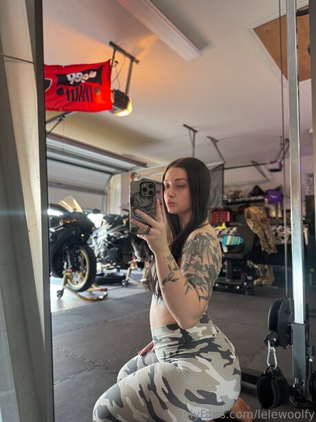 Lelewoolfy star top photo