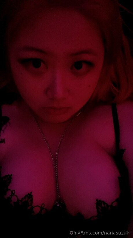 Nanasuzuki sexy star galleries