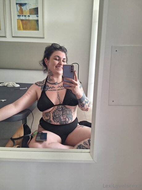 Lexilovelacexo model porn picture