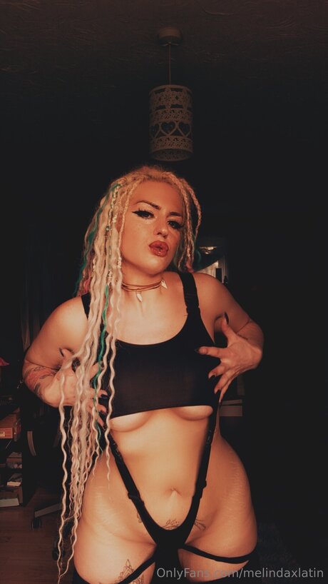 Melindaxlatin model nudes photo