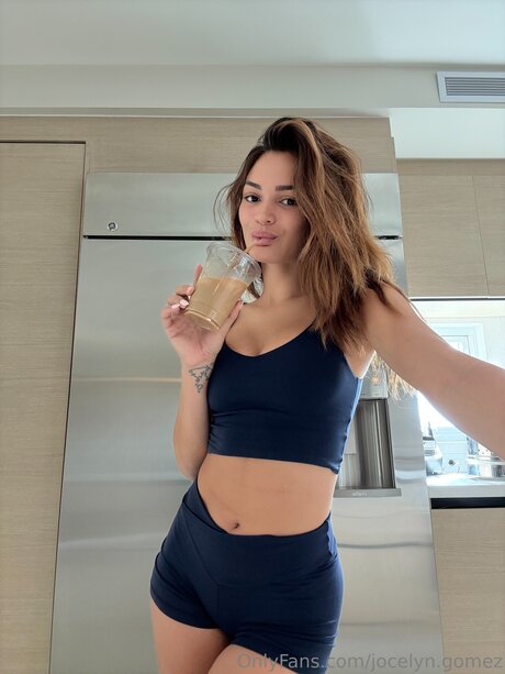 Jocelyn Gomez beautiful model pic