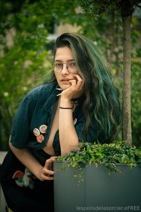 Poilsdesorcier Efree actress photos