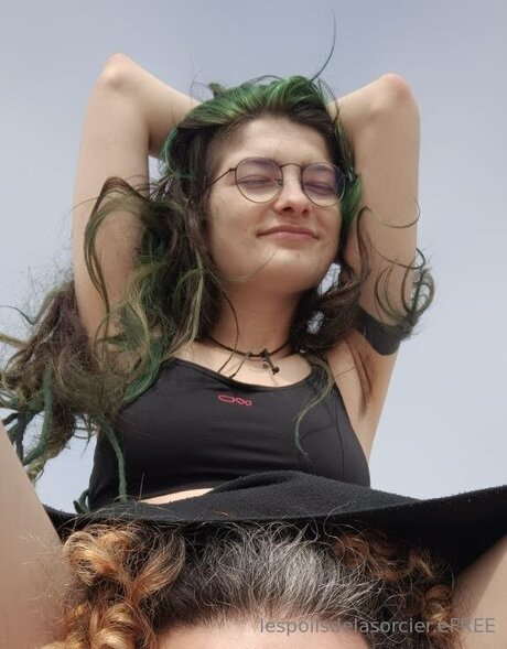 Poilsdesorcier Efree nudes star photos