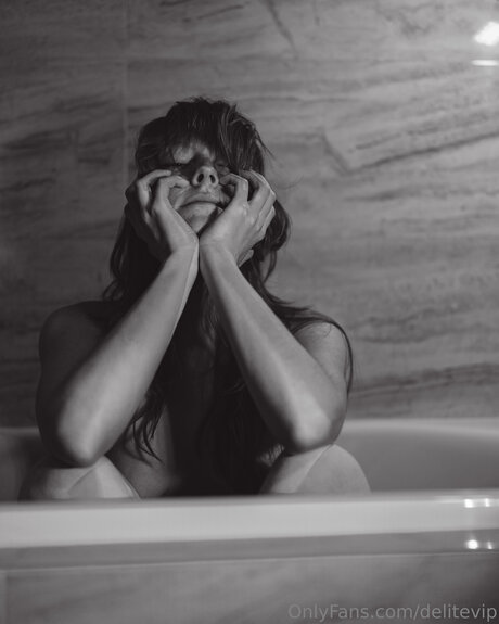 Delitevip star naked photos