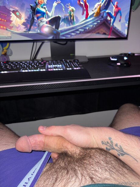 Emsealion naked model picture