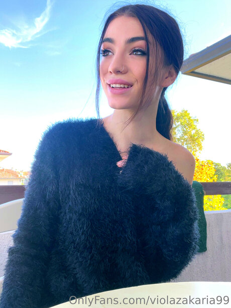 Violazakaria99 model best picture