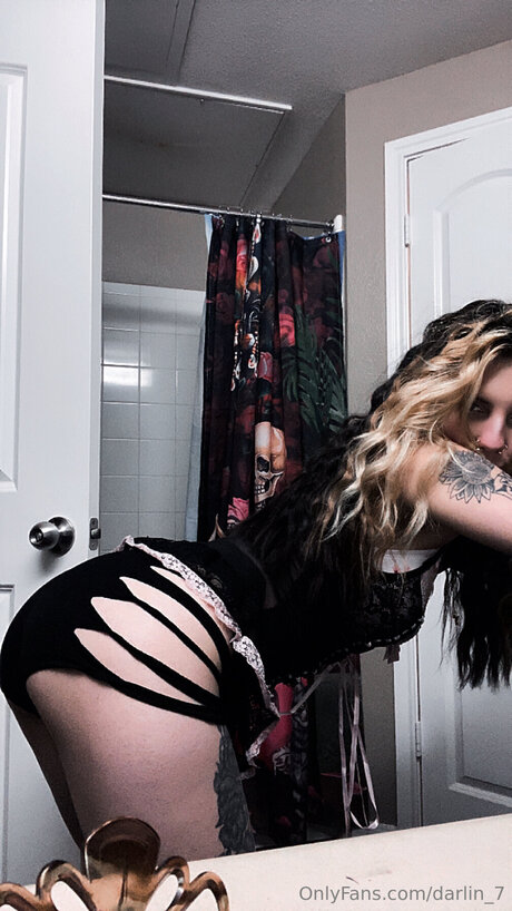 Darlin 7 pornstar exclusive photos