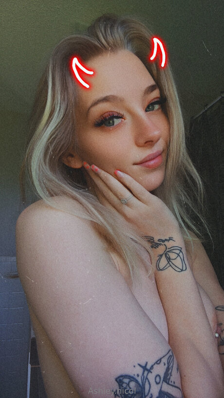 Ashley Nicol high quality model img