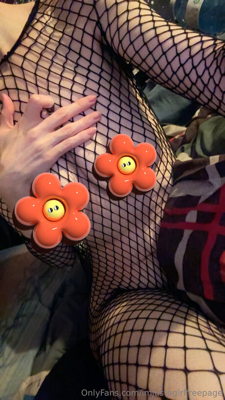 Imjustagirlfreepage pornstar best pics