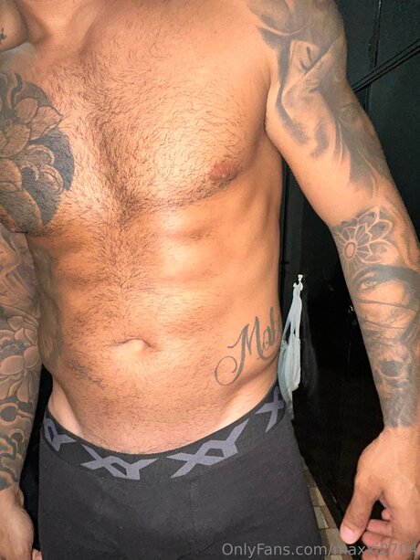 Maxxi2704 sexy model img