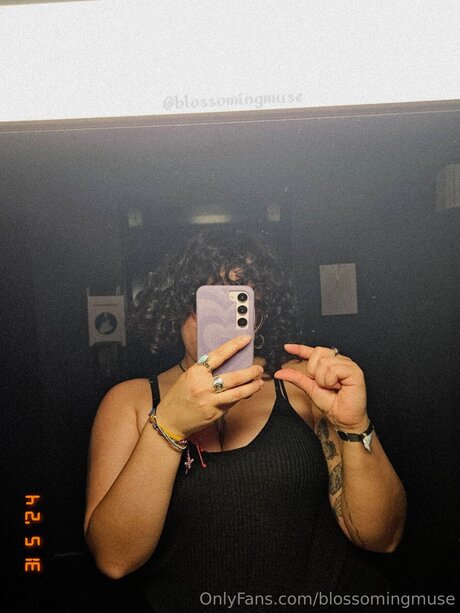 Blossomingmuse xxx pornstar img
