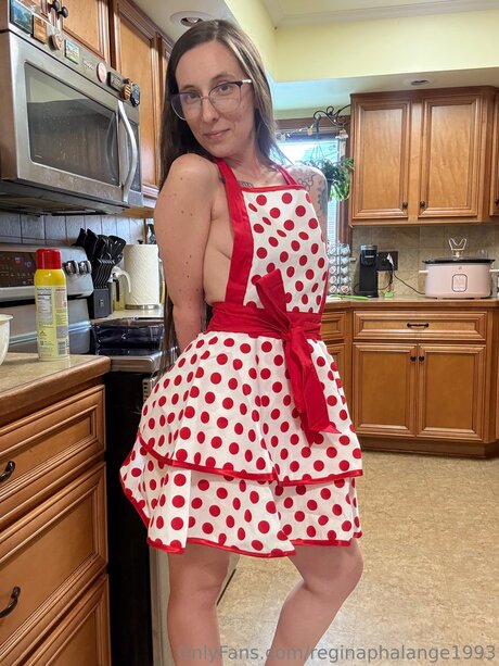 Reginaphalange1993 hot model picture