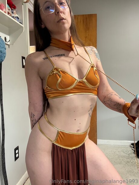 Reginaphalange1993 naked star image