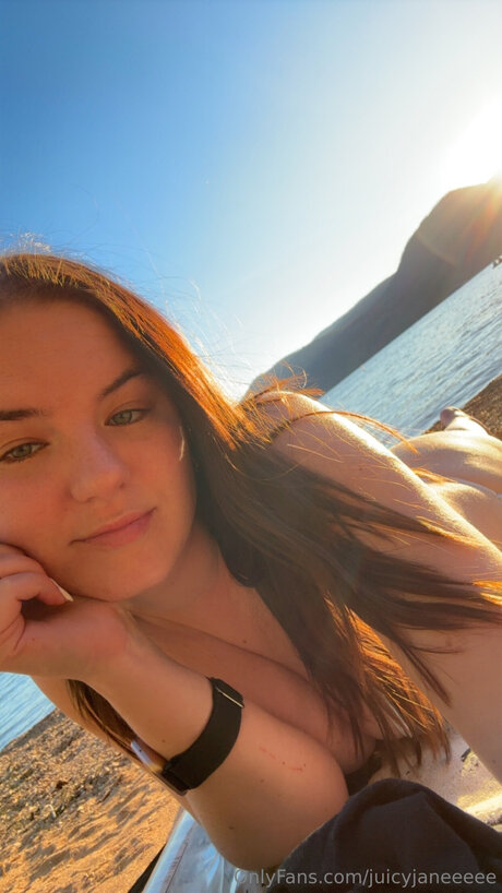 Juicyjaneeeee sex actress photo