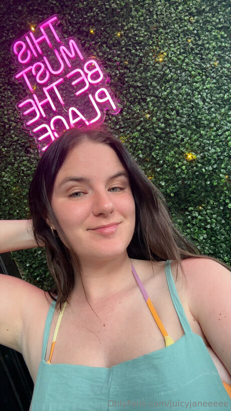 Juicyjaneeeee beautiful pornstar photo