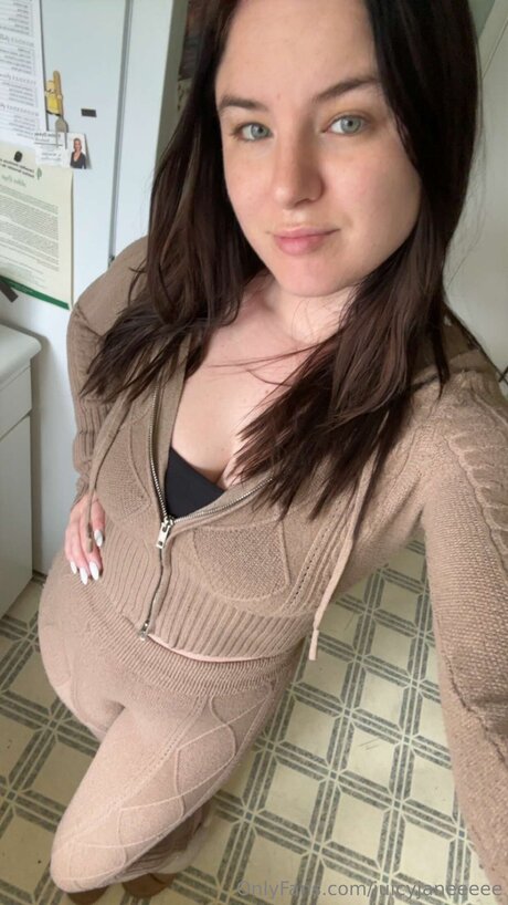 Juicyjaneeeee top pornstar pictures