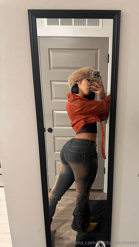 Lightskinkimmm model beautiful pics