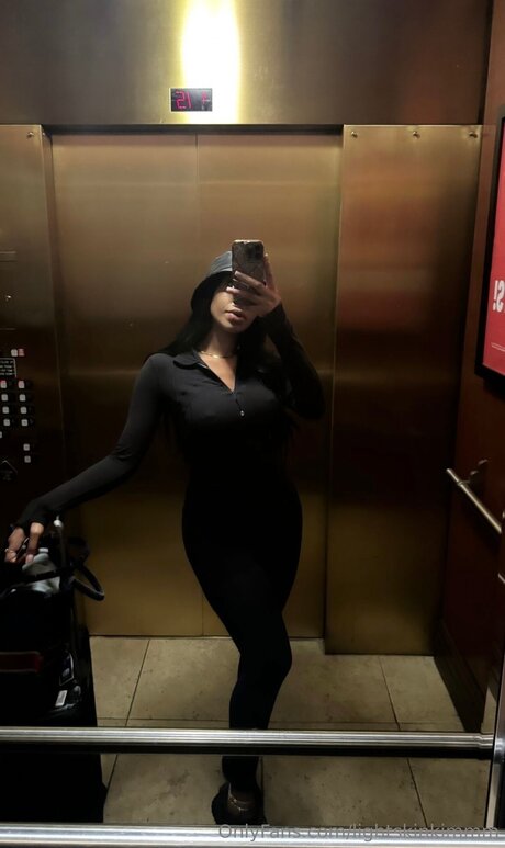 Lightskinkimmm pornstar erotic galleries