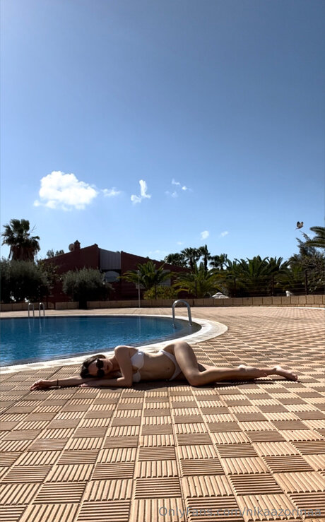 Nikaazorinaa star sexy photo