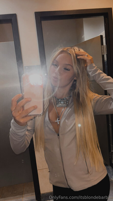 Itsblondebarbie nude pornstar pictures