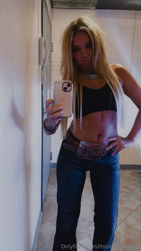 Itsblondebarbie model free pics