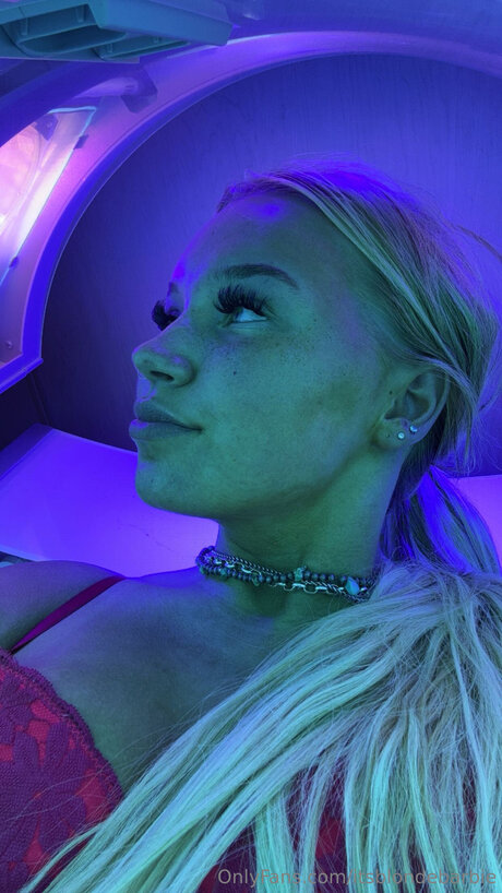 Itsblondebarbie beautiful star pic