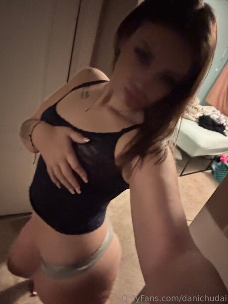 Danichudai model nude pic