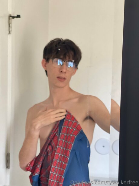 Tywalkerfree nudes model photos