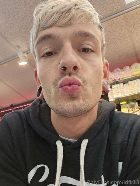 Idfk13 xxx pornstar photo