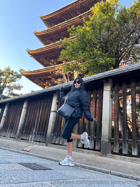 Goddess Ginnarosse pornstar image