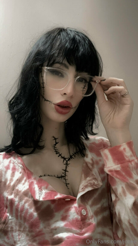 Jozee erotic model pic