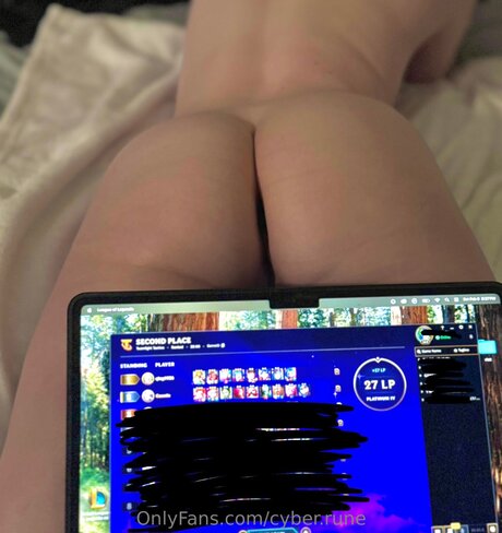 Cyber Rune star adult img