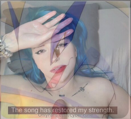 Cyber Rune naked star photos