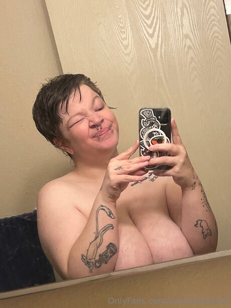 Savismiles420 model porn pic