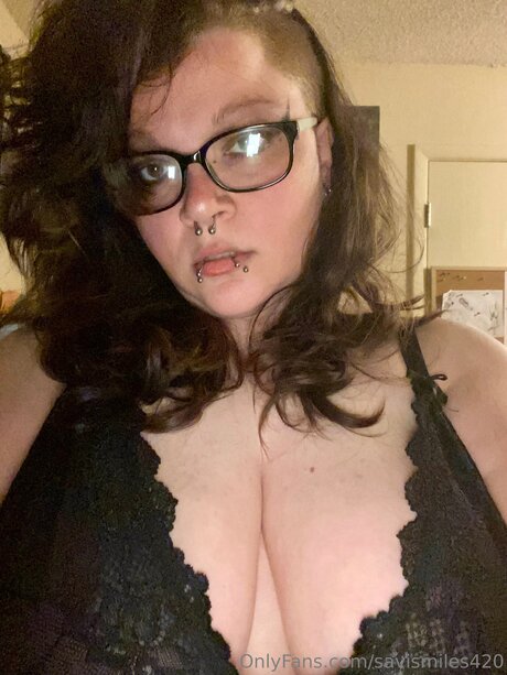 Savismiles420 erotic model gallery