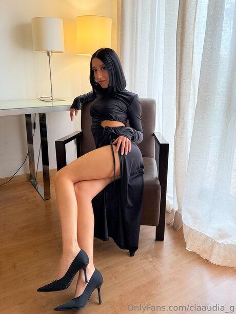 Claaudia G model perfect image