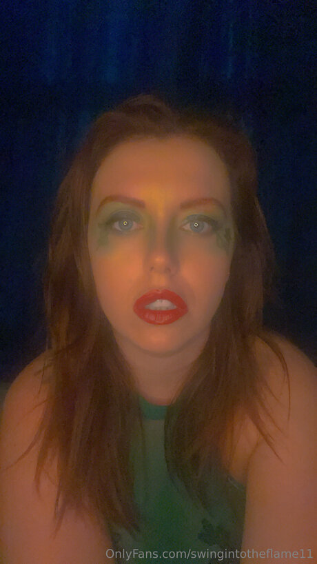 Swingintotheflame11 erotic pornstar pictures