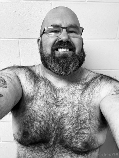 Weirdone78 naked model pic